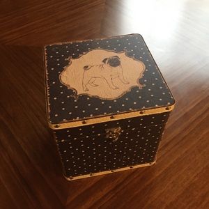 Pug Box